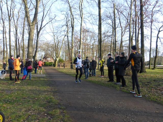 Geschafft; Friedhelm Döbel kam nach knapp 33 Minuten ins Ziel.