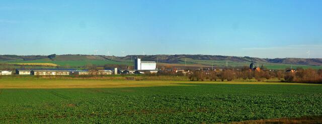 31.12.2013 - Blick über die Unstrutwiesen zur Querfurter Platte !