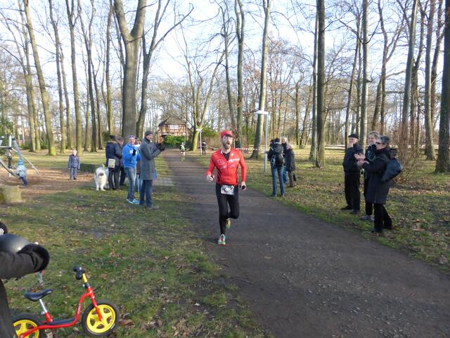 Spartenleiter des LSV Triathlon, Harald Domin, in seiner typischen Kampfhaltung.
