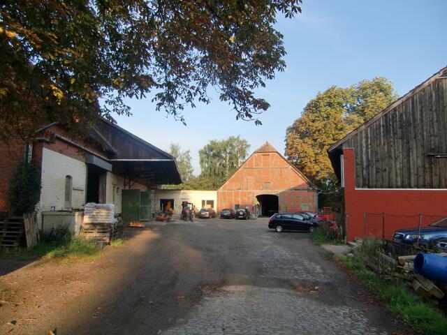 Einfahrt zum Hof Flebbe , noch residiertv der bauhof hier... aber er ist schon fast an die Karlsruher Straße umgezogen