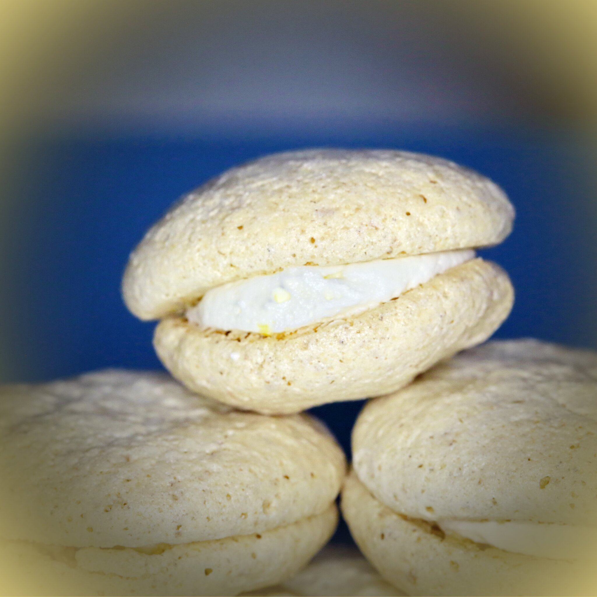 Walnuss-MACARONS mit Limoncello-Buttercreme-Füllung - Hannover-Groß ...