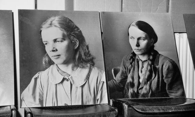 1000-Jahr-Feier Döhren: Fotoausstellung über die Zwangsarbeiter der Döhrener Wolle bei St. Petri.