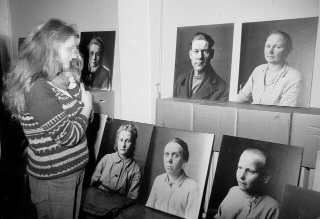 1000-Jahr-Feier Döhren: Fotoausstellung über die Zwangsarbeiter der Döhrener Wolle bei St. Petri.