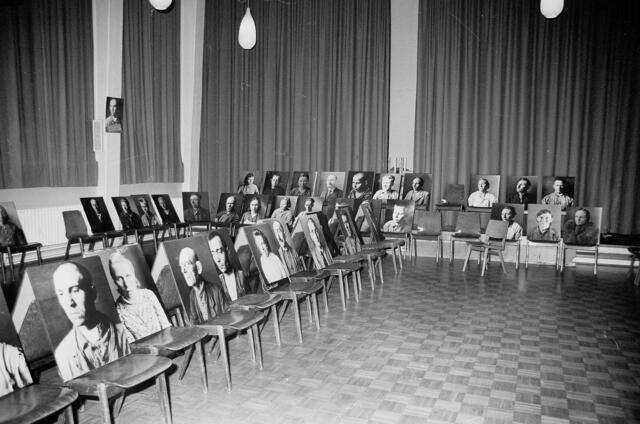 1000-Jahr-Feier Döhren: Fotoausstellung über die Zwangsarbeiter der Döhrener Wolle bei St. Petri.