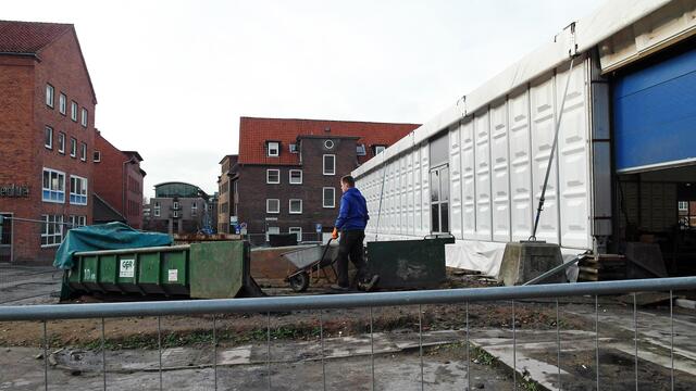Die Grabungsarbeiten an der Fischstraße sollen Ende Februar 2014 abgeschlossen werden.