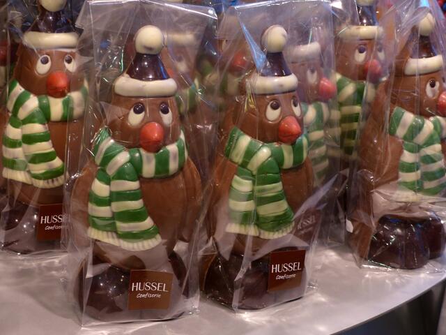 Passend zur Jahreszeit finden wir die frierenden Schokopinguine im Shopangebot des Schokoladenmuseum.