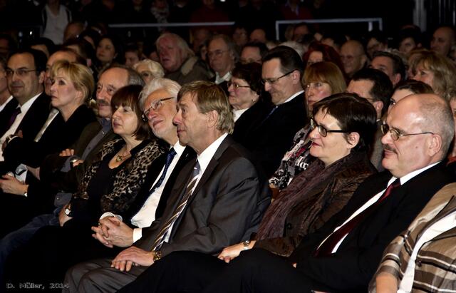 Von rechts: Direktor des HCC Joachim König, Erste Stadträtin Sabine Tegtmeyer-Dette, Fachbereichsleiter Personal der Landeshauptstadt Hannover Harald Härke, Erster Bürgermeister Bernd Strauch