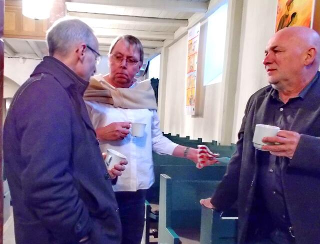 ...gut, dass es mal wieder einen guten Grund gab, sich treffen zu können... - Einer von den vielen Gästen verabschiedete sich von mir mit den Worten "bis zum nächsten Mal!"