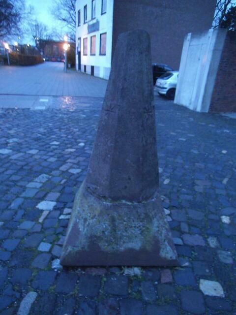 an der Rheinuferpromenade