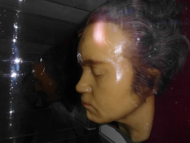 Dieses Bild und das folgende sind ein und das selbe!!      Beethoven