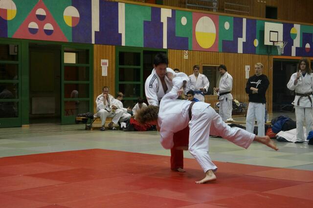Masashi Beheim mit einem Fusswurf