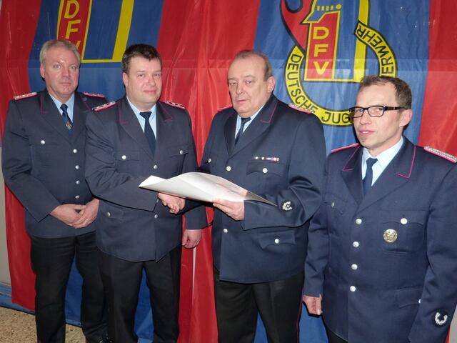 112. JHV der FF Linderte - Stv. Stadtbrandmeister H. Wissel, stv. Ortsbrandmeister M. Ruhl, Stadtbrandmeister J. Tadje, Ortsbrandmeister J. Kölle