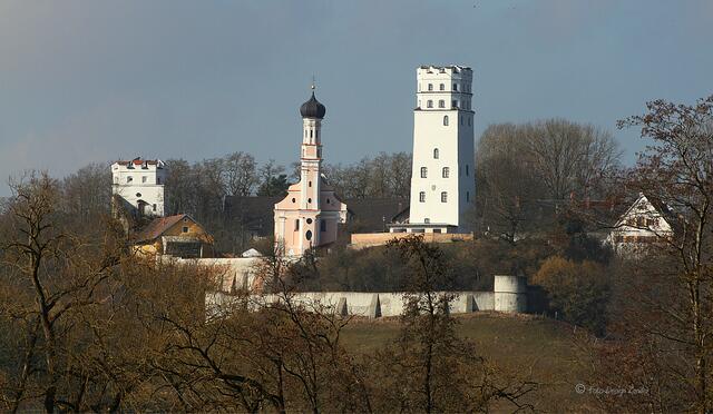 die Markter Burg in der Sonne