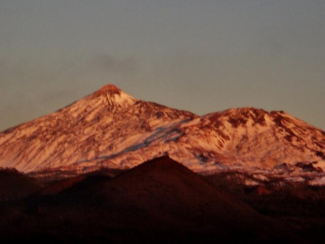 Die Sonne ist schon stark und schmelzt den Schnee