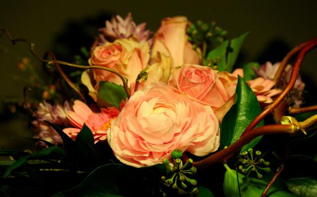 Alles hat seine Zeit

Ein jegliches hat seine Zeit,
und alles Vorhaben unter dem Himmel hat
seine Stunde:
geboren werden hat seine Zeit,
sterben hat seine Zeit;
pflanzen hat seine Zeit,
ausreißen, was gepflanzt ist, hat seine Zeit;  Quelle: Prediger Salomo 3.1-15