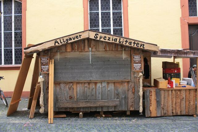 Verpflegungsstand an der Kirche