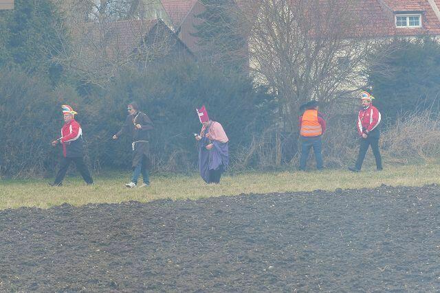 Wildbieseln ..... Männer können es nicht lassen - sie verstecken sich nicht einmal .....