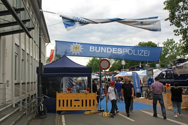 Vom Wind verdrehtes Banner