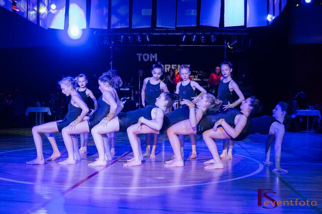 27. Ball der Junggebliebenen 2014 in Friedberg - Beeindruckende Leistungen von den Akteuren der Sportakrobatik des TSV Friedberg