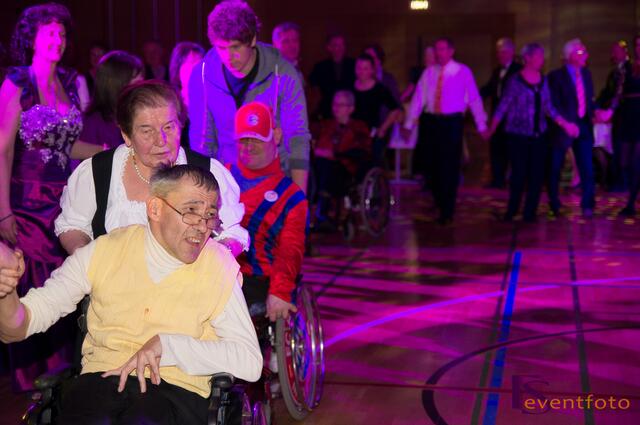27. Ball der Junggebliebenen 2014 in Friedberg. Der Stammtisch der Leute mit und ohne Behinderung hatte  viel Spaß und Freude