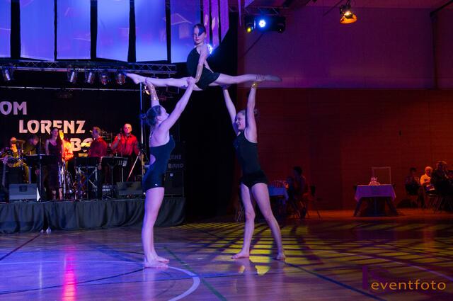 27. Ball der Junggebliebenen 2014 in Friedberg - Beeindruckende Leistungen von den Akteuren der Sportakrobatik des TSV Friedberg
