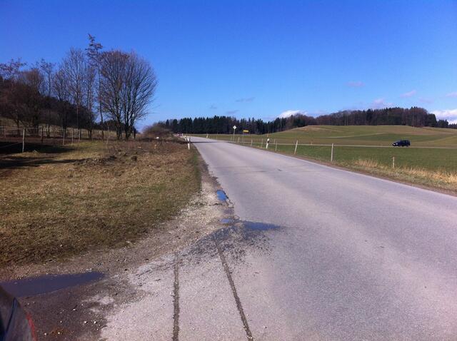 Immer wieder wurden wir vertröstet, wenn wir nach dem Radweg nach Schweinbach gefragt haben. Da wurde beispielsweise behauptet, Siegsdorf sei noch nicht so weit. Die Wahrheit?