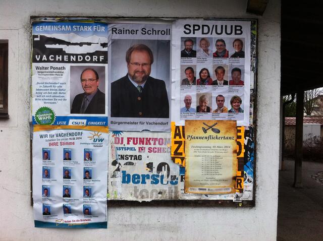 Der amtierende 1. Bürgermeister und seine Partei beanspruchen einen Großteil der Plakatwand