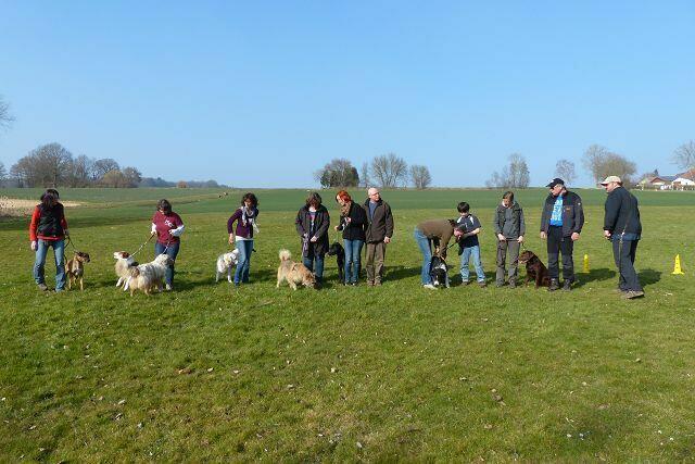 Aufstellung zum Gruppenfoto .......
