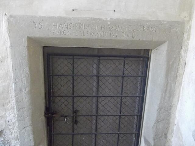 Die 1635 errichtete Gruft des Hans Friedrich von Heßler (* 1610 † 1667), Herr auf Burgheßler und Balgstedt.