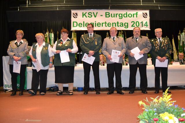 Ehrungen für besondere Verdienste im Sport: Kerstin Sonnefeld (SV Kleinburgwedel), Uta Schulz SV Schwüblingsen), Manuela Potratz (SV Arpke), Oliver Bakus (SC Lehrte), Hermann Lorenz (SV Altmerdingsen), Andreas Schnabel (SG Sehnde), Horst Schulz (KKS Eltze)  v.l.n.r.