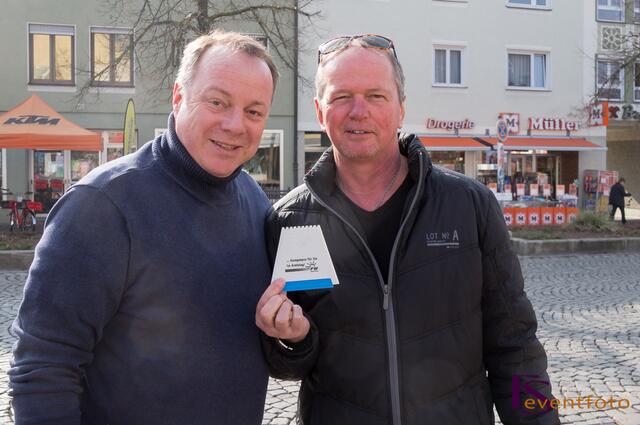 Endspurt im kommunalen Friedberg Wahlkampf 2014 - Johannes Hatzold (links)