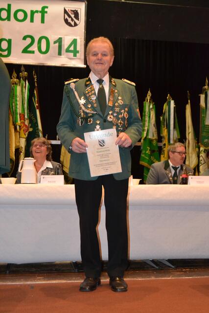 Manfred Wilk (SV Rethmar): mit dem Ehrenkreuz des KSV Burgdorf ausgezeichnet, zum Ehrenmitglied ernannt