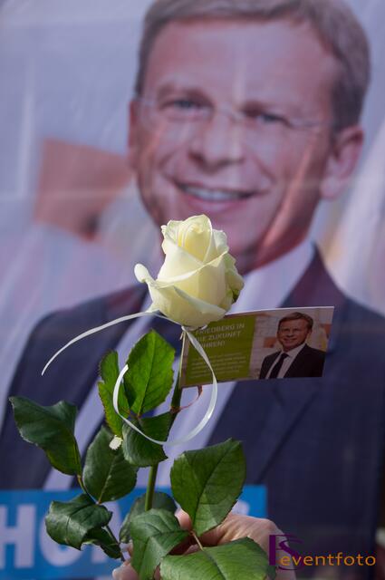 Endspurt im kommunalen Friedberg Wahlkampf 2014 - Mit Rosen, Starkbier, Musik und Prosecco begrüßten Friedbergs Bürgermeister-Kandidaten ihre Wählerinnen und Wähler in der Ludwigstraße
