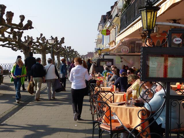 Gut besuchte Restaurants.