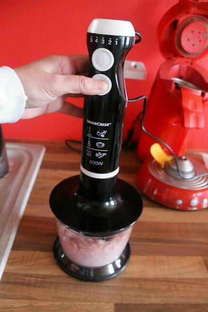 ...die geschnittene Wurst zu einem "Brei" häckseln...