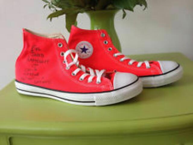 Ebay-Auktion, Converse CHUCKS signed von Evil Jared / The Bloodhound Gang | Foto: (c) YAGALOO Crowdfunding