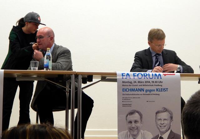 Redaktionsleiter Thomas Gossner wird verkabelt ;-))