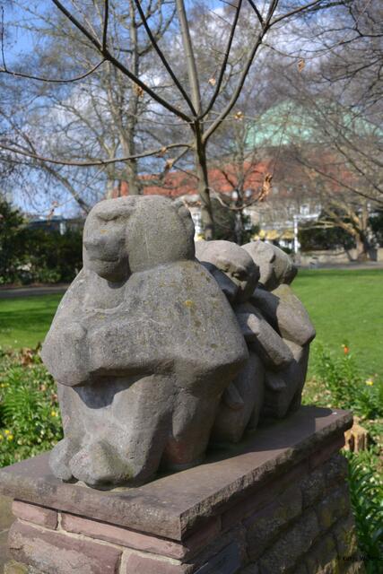 Affengruppe von Fritz Bernuth im Stadtpark Hannover (Foto: Katja Woidtke)