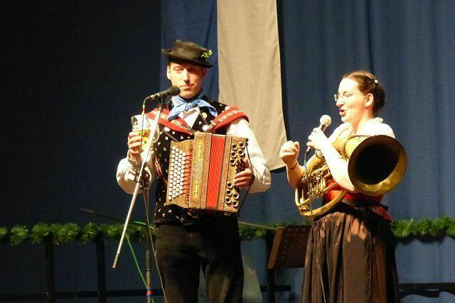 zweiter Auftritt der "Ruaßkuchl Musi"