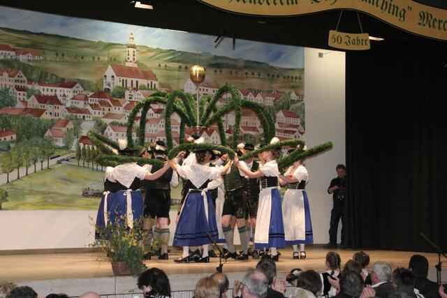 Einen Heimatabend mit Volksmusik und Schuhplattlern findet am 3. Mai in der Merchinger Mehrrzweckhalle im Rahmen des Kulturfrühlings Wittelsbacher Land statt. | Foto: Heimat- und Volkstrachtenverein Bayermünching