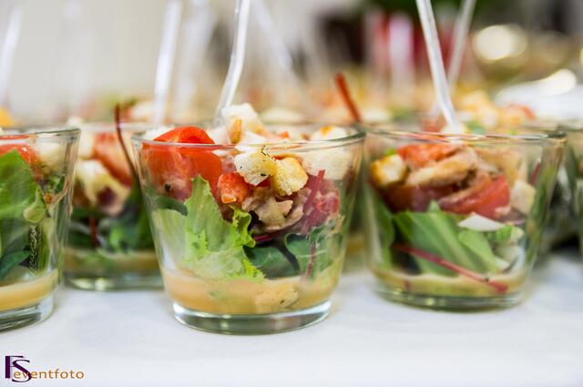 Ausgezeichnet mit dem German Design Award 2014 - Das Friedberger Finanzzentrum am Sparkassenplatz hat seit 07. April seine Pforten geöffnet - Zur Eröffnung gabs leckere Schmankerl von Friedberger Service-Catering Crown-Event