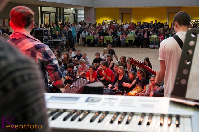 Baerenbande rockt die Friedberger Realschule bei 50-jährigen Schuljubiläum 2014