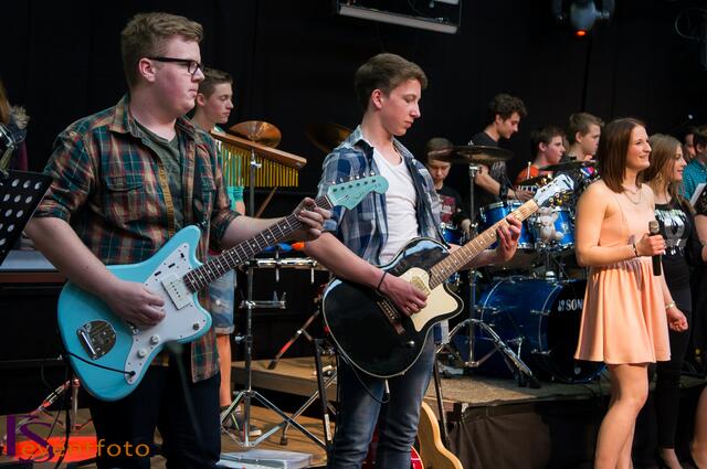 Baerenbande rockt die Friedberger Realschule bei 50-jährigen Schuljubiläum 2014