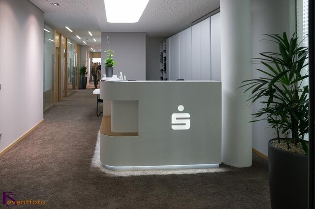 Ausgezeichnet mit dem German Design Award 2014 - Das Friedberger Finanzzentrum am Sparkassenplatz hat seit 07. April seine Pforten geöffnet
