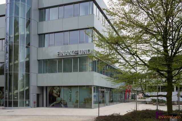 Ausgezeichnet mit dem German Design Award 2014 - Das Friedberger Finanzzentrum am Sparkassenplatz hat seit 07. April seine Pforten geöffnet
