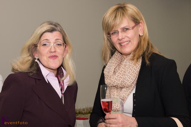 Ausgezeichnet mit dem German Design Award 2014 - Das Friedberger Finanzzentrum am Sparkassenplatz hat seit 07. April seine Pforten geöffnet - Bilder von der Eröffnungsfeier