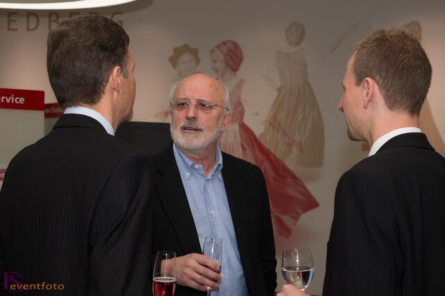 Ausgezeichnet mit dem German Design Award 2014 - Das Friedberger Finanzzentrum am Sparkassenplatz hat seit 07. April seine Pforten geöffnet - Bilder von der Eröffnungsfeier