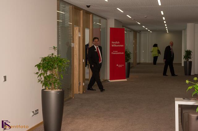 Ausgezeichnet mit dem German Design Award 2014 - Das Friedberger Finanzzentrum am Sparkassenplatz hat seit 07. April seine Pforten geöffnet
