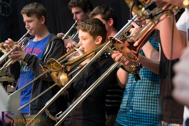 Baerenbande rockt die Friedberger Realschule bei 50-jährigen Schuljubiläum 2014
