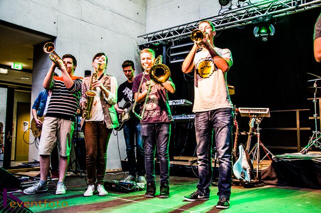 Baerenbande rockt die Friedberger Realschule bei 50-jährigen Schuljubiläum 2014